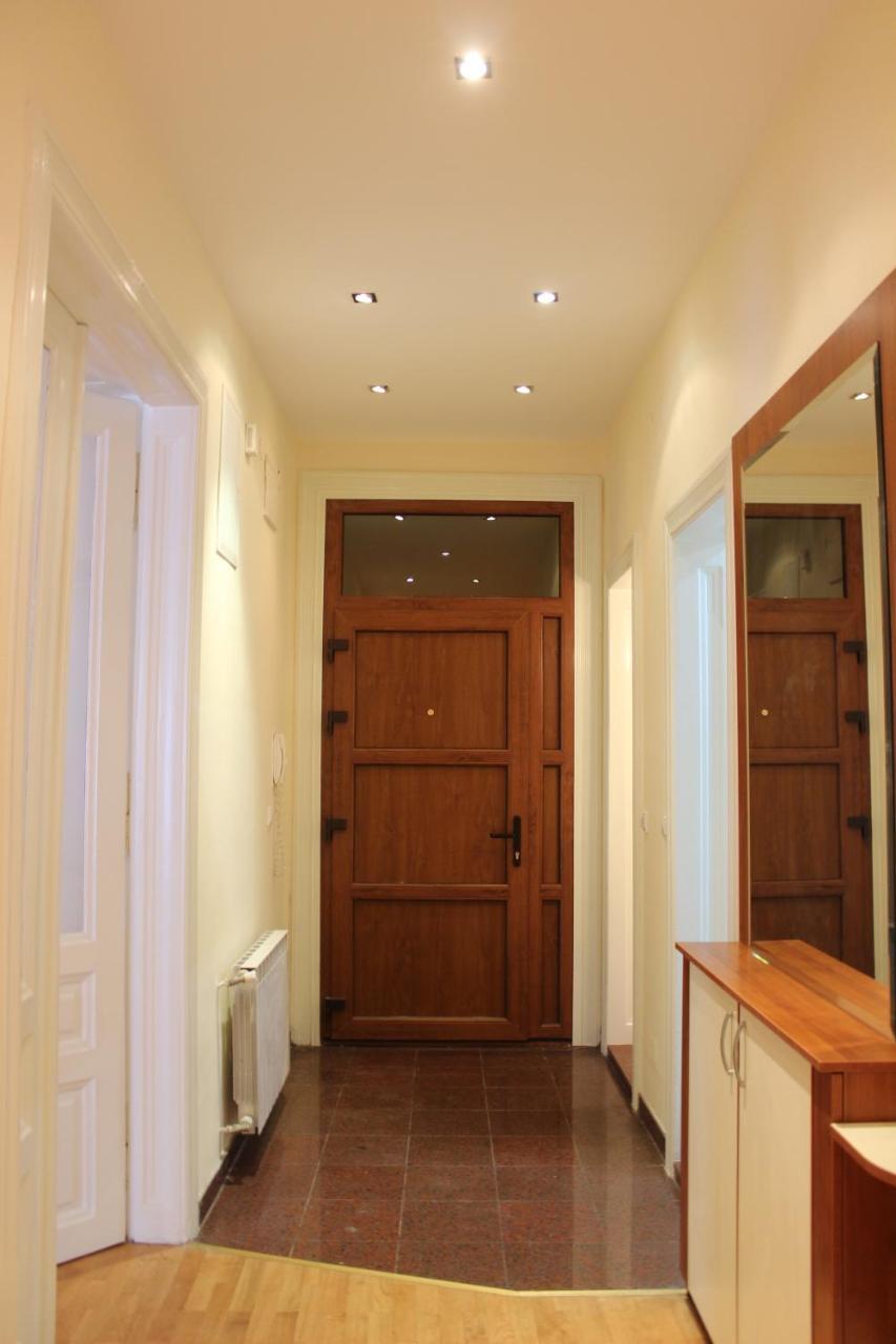 Apartment Apartman Buna